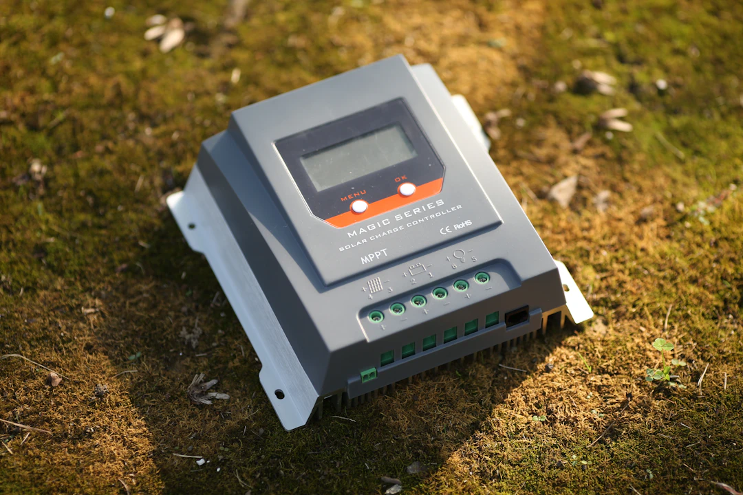 停電対策万全！電池式・充電式自動給餌器おすすめ5選